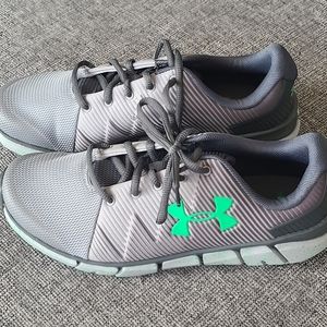 Youth Underarmour Level X size 6.5